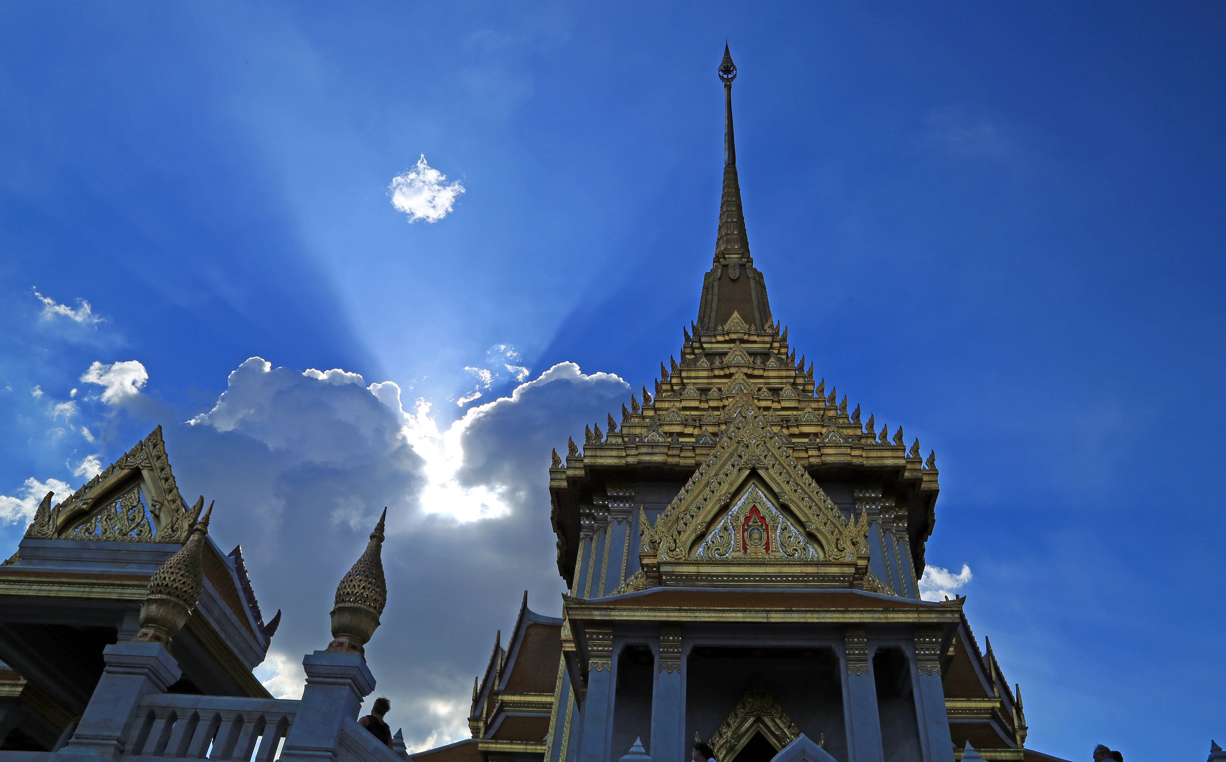 Thailand - Bangkok - Wat Trimit - A Spiritual Aura